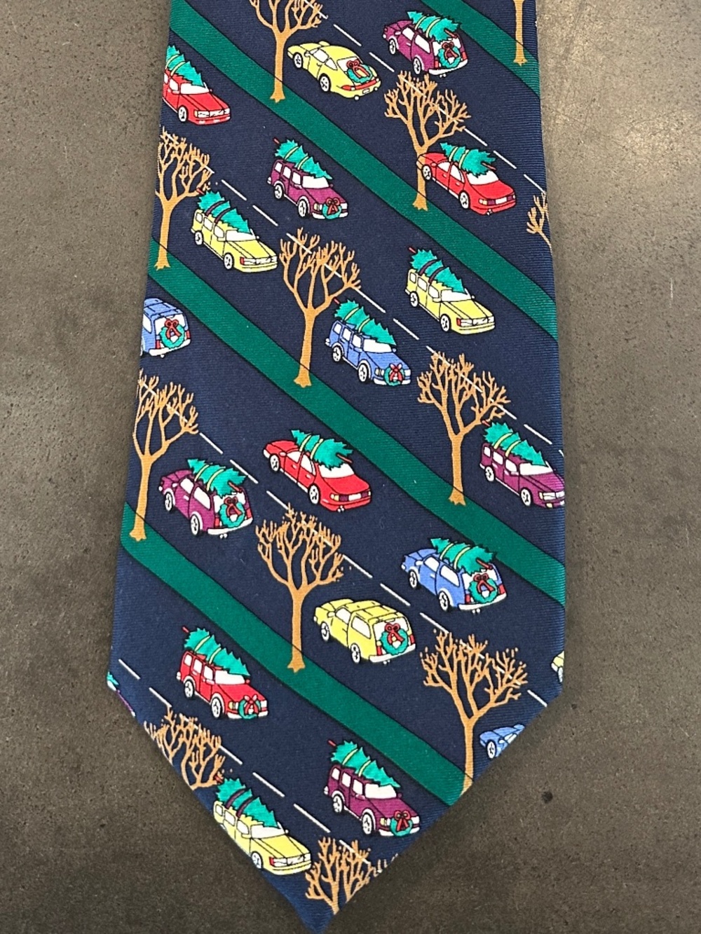 Alynn Neckwear Bringing Home The Tree Christmas Novelty Necktie 57"